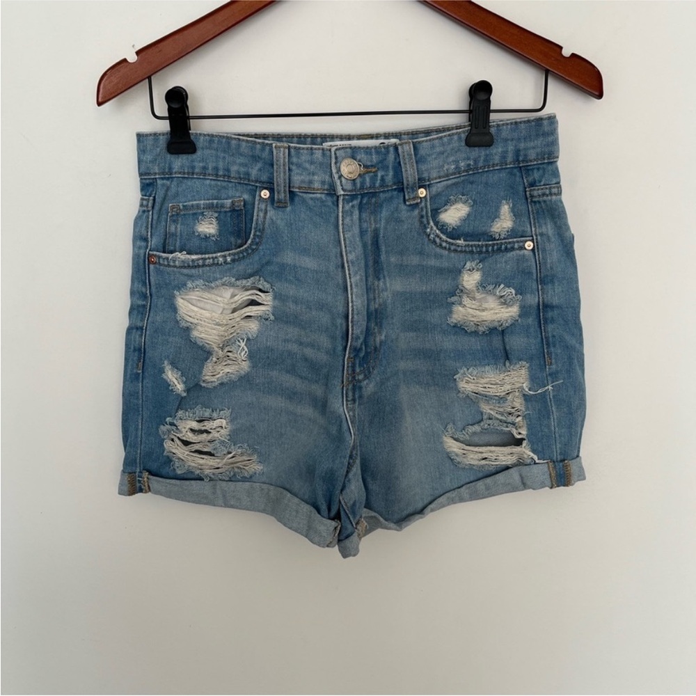 FREE with purchase Refuge Distressed Denim Women Shorts Size 5